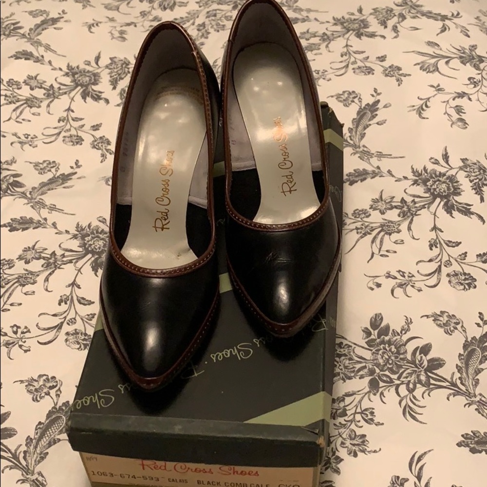 Vintage pristine Red Cross shoes